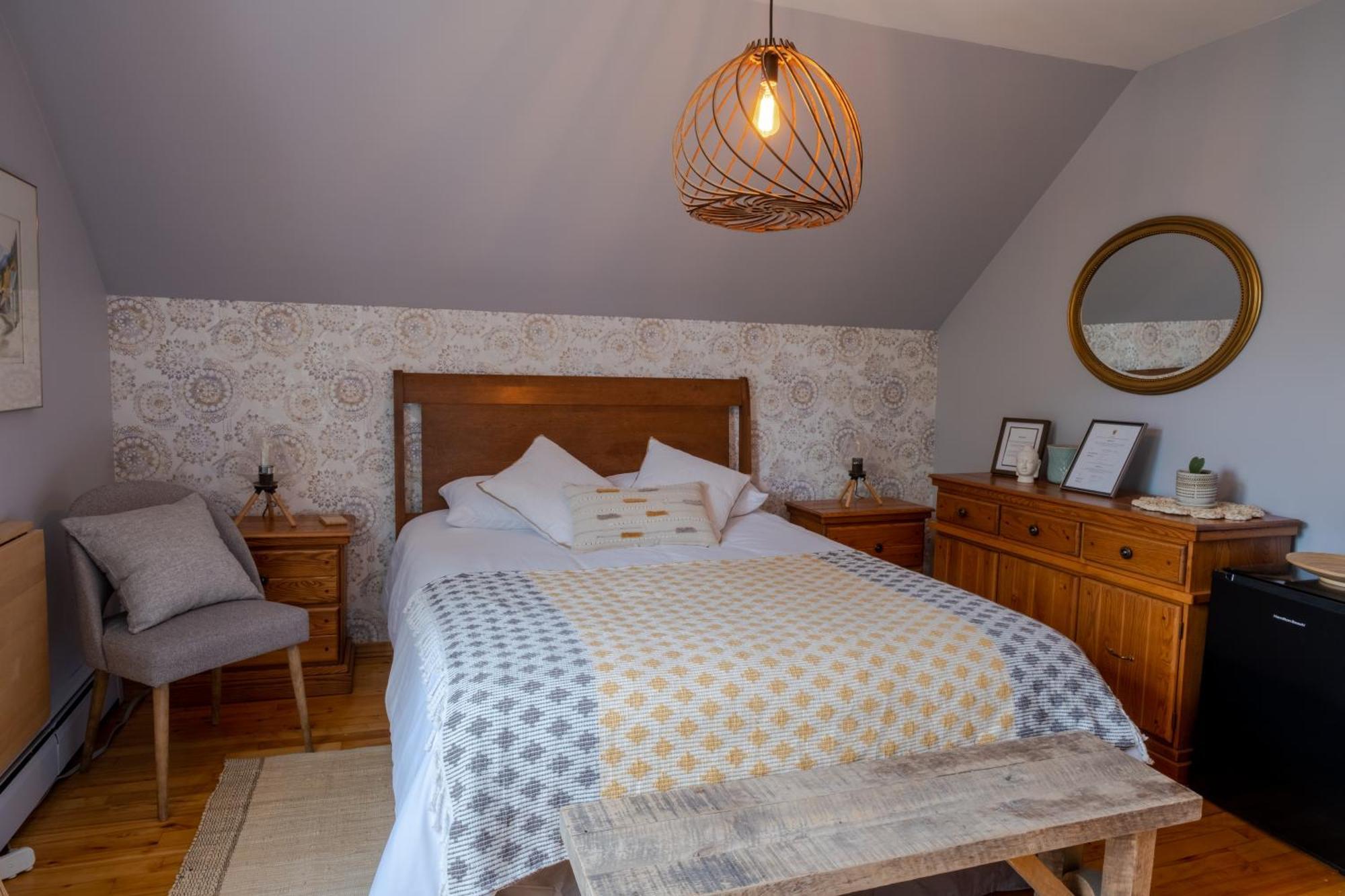 Au Coq Du Bonheur Bed & Breakfast Magog Exterior photo